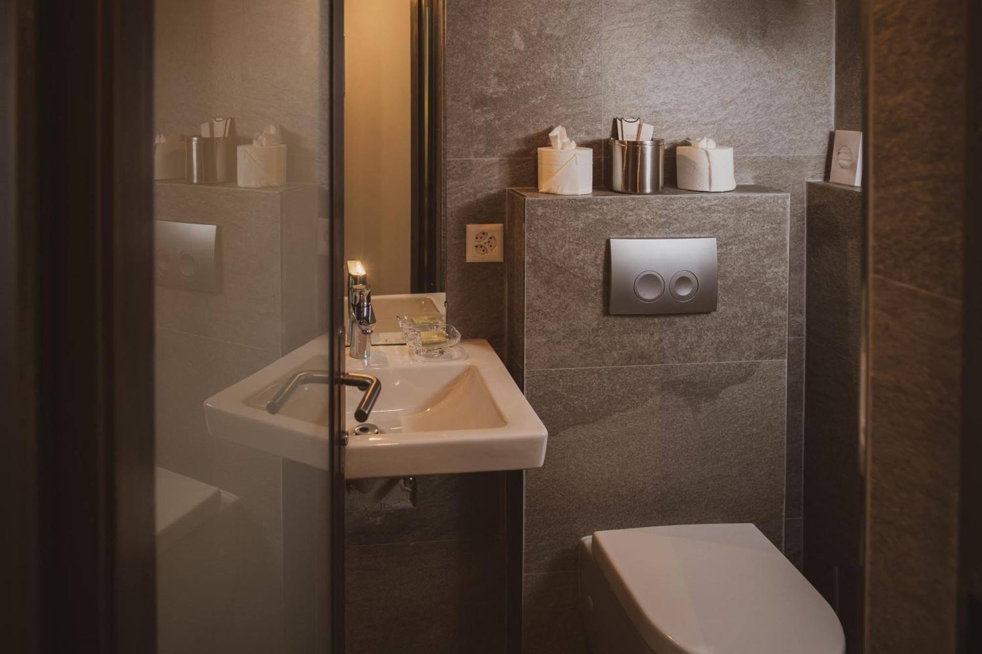 Backstage Hotel Serviced Apartments เซอร์แมท ภายนอก รูปภาพ