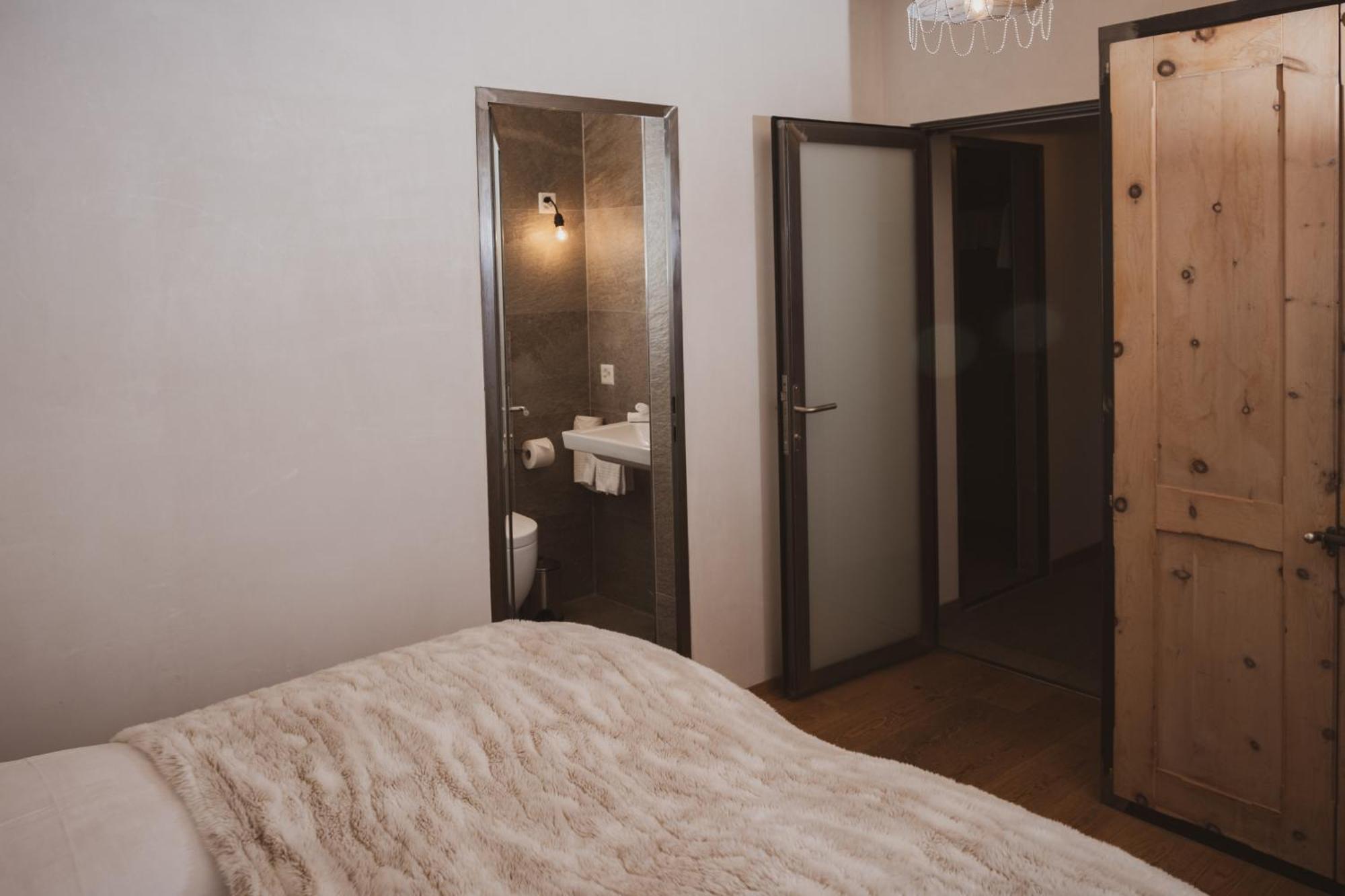Backstage Hotel Serviced Apartments เซอร์แมท ภายนอก รูปภาพ